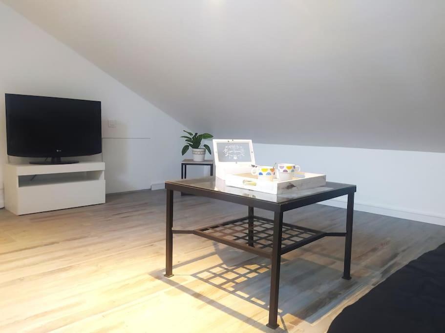 Chazay-d'Azergues Suite Mansardee Independante, 25Min Lyon-Villefranche מראה חיצוני תמונה